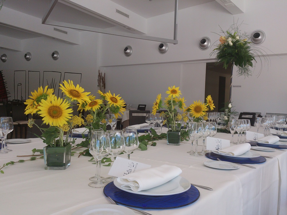 Mesa decorada para una comuni&oacute;n